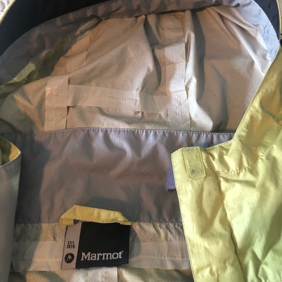 MARMOT lightweight lime kiwi PRECIP Jacket medium - Picture 9 of 16
